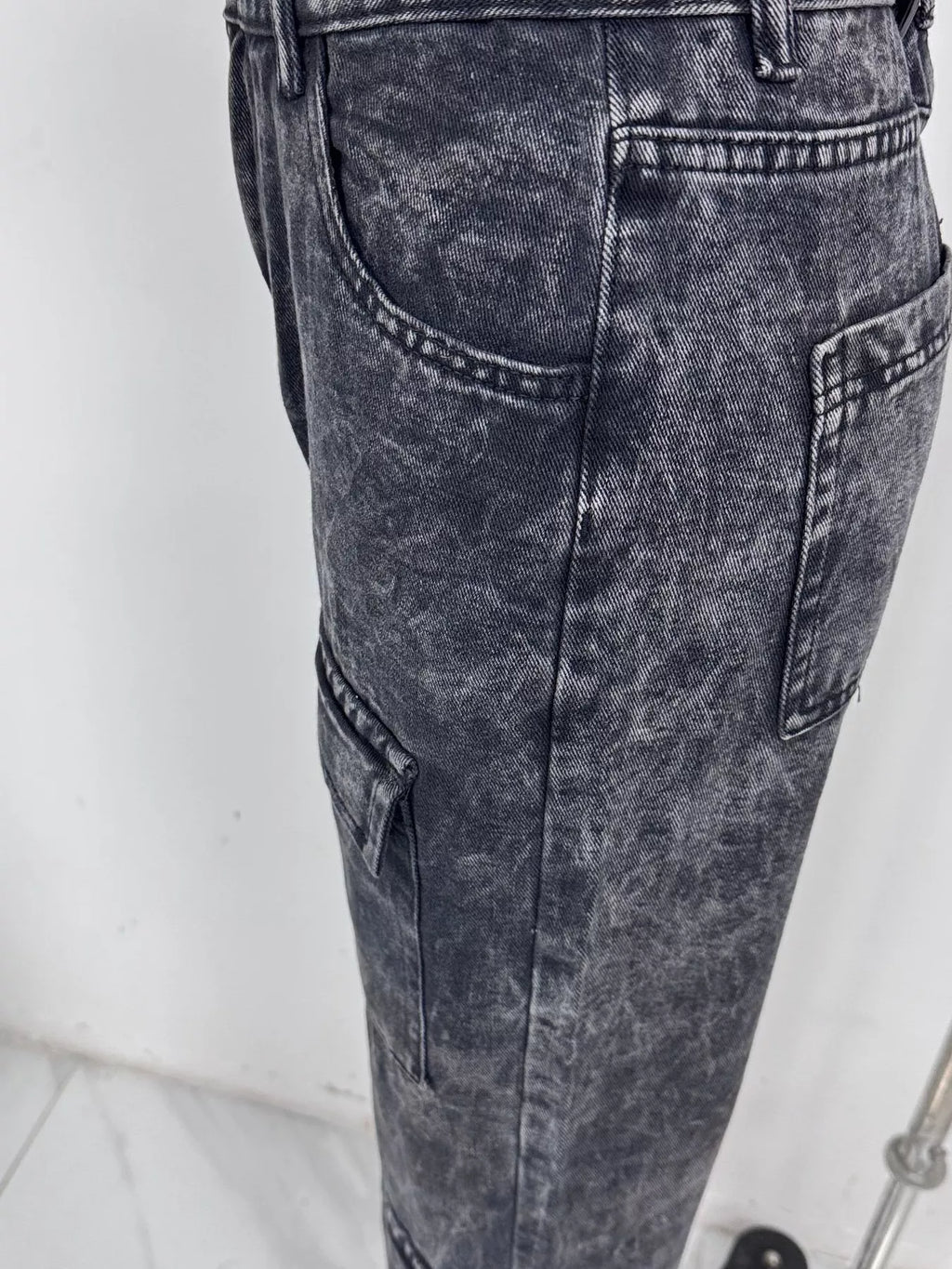 High-Waisted Wide-Leg Cargo Jeans